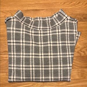 Ann Taylor Black and White Plaid Sweater